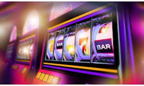 Tampilan permainan slot dan dealer langsung di rakyatslot